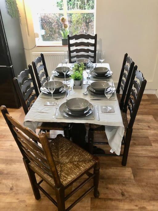 Large Cottage, Beach, Pubs Shops, Netflix, Bbq, Dog Friendly 헌맨비 외부 사진